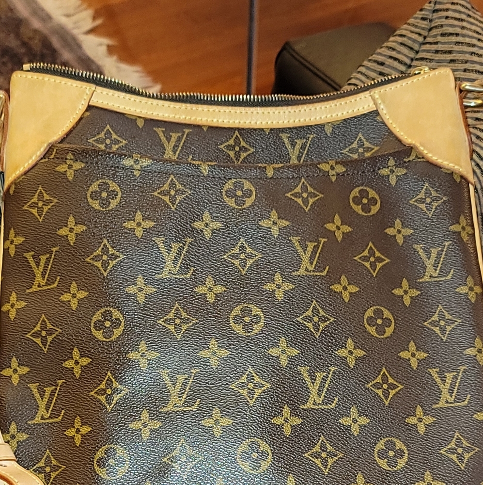 SOLD 100% Authentic Louis Vuitton Odeon MM - Picture 10 of 11